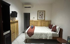 Sari Buana Bed & Breakfast